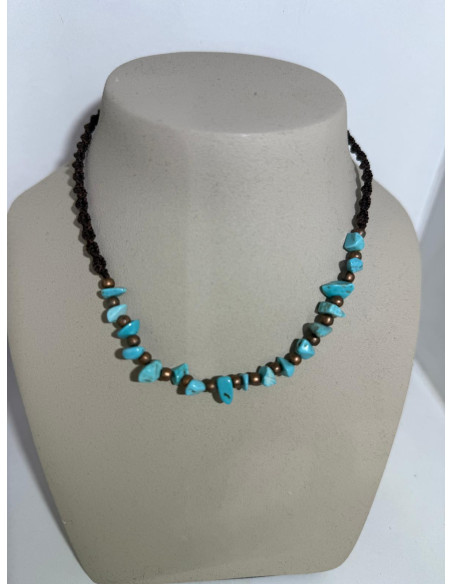 Collar de macramé con piedra turquesa