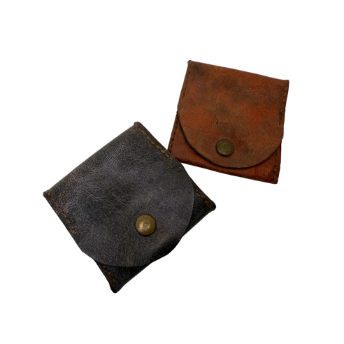 Monedero cuadrado amplio, de cuero colores