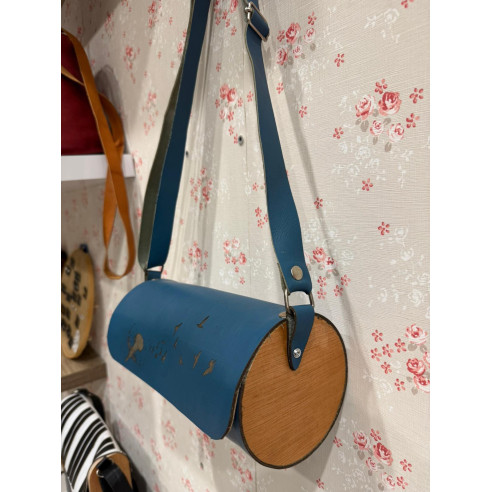 Bolso redondo azul