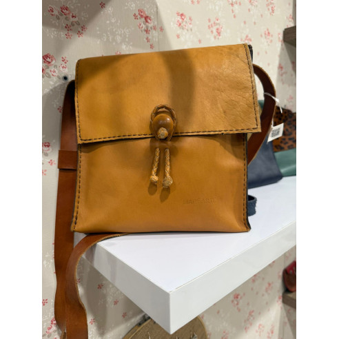 Bandolera con broche madera