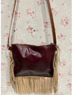 Bolso de cuero rojo con flecos marrón