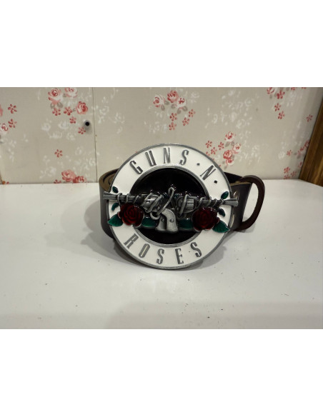 Cinturones con hebillas personalizadas