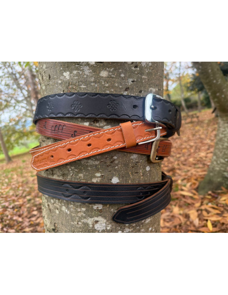 Cinturones troquelados con diseño