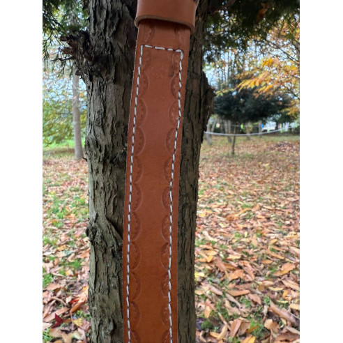 Cinturones troquelados con diseño