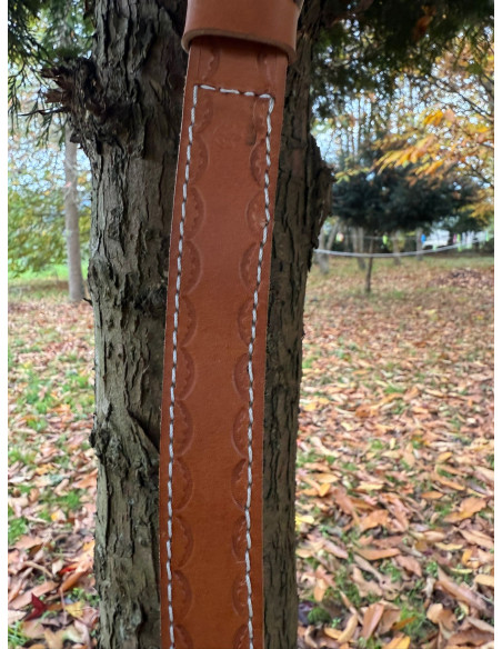 Cinturones troquelados con diseño