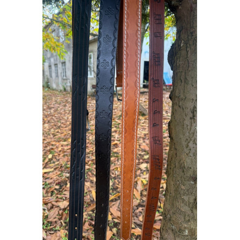 Cinturones troquelados con diseño