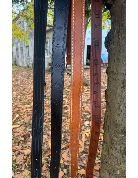 Cinturones troquelados con diseño