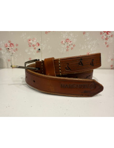 Cinturón troquelado de cuero negro