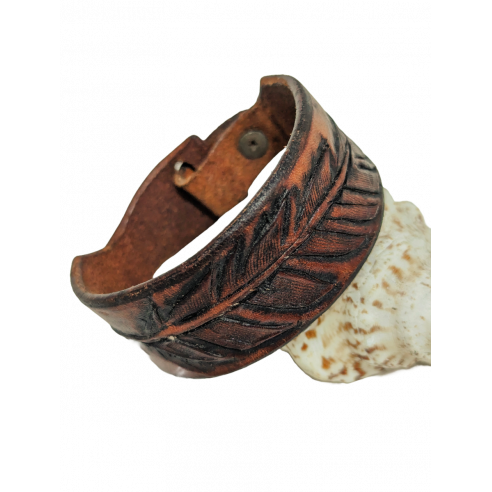 Brazalete labrado pluma